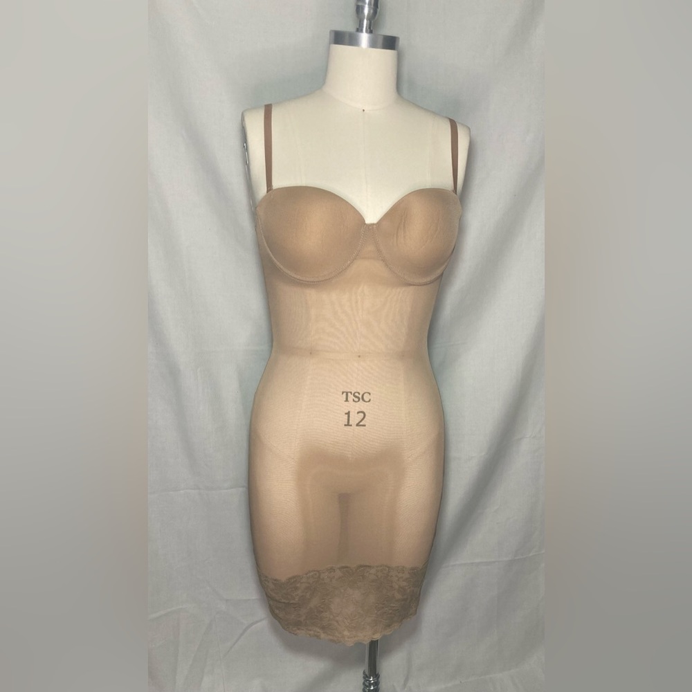 Marilyn slip with bra cups and removable straps